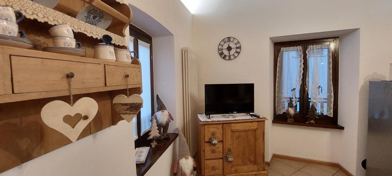Loft Della Perpetua Di Casa Bernardi, Fuga Romantica Petfriendly Montagnaga  Buitenkant foto