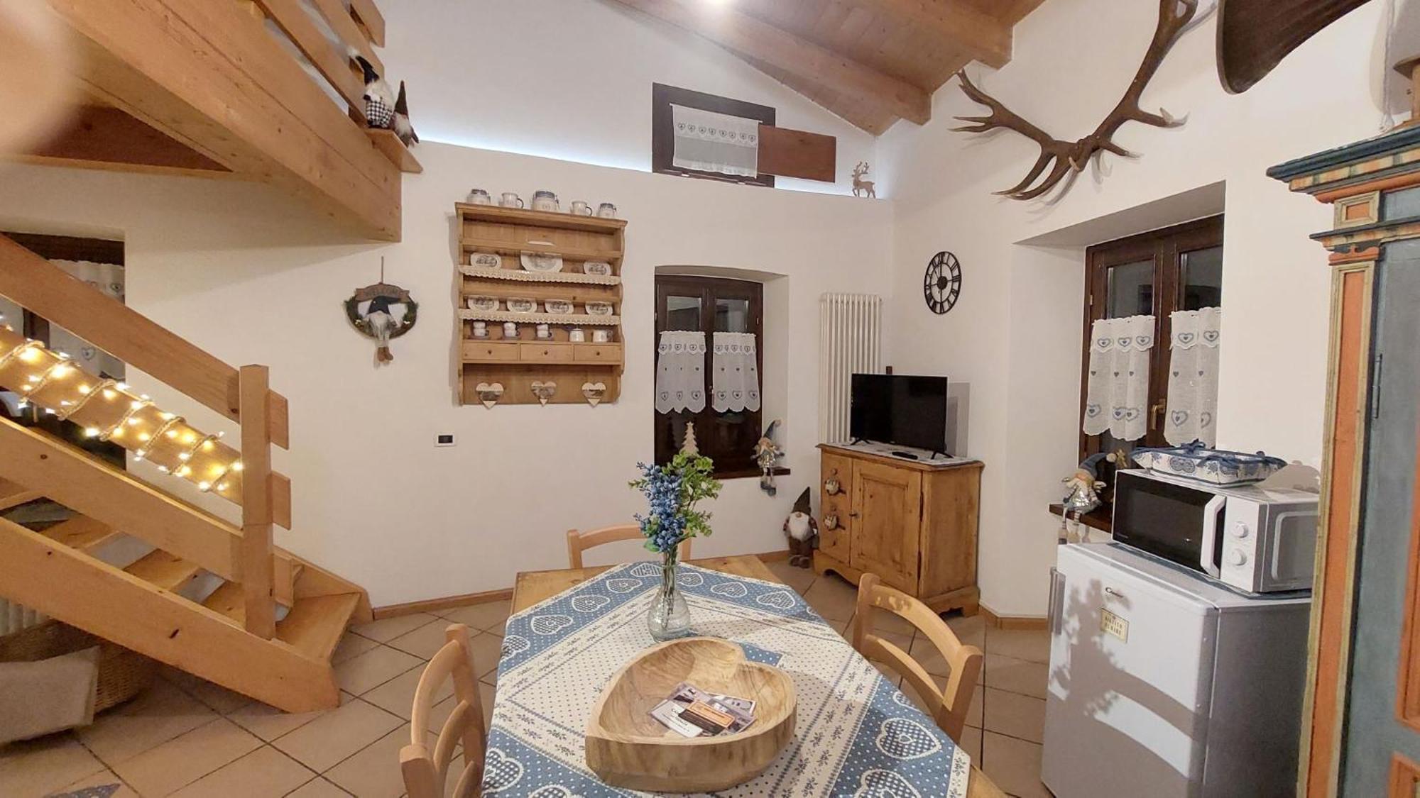 Loft Della Perpetua Di Casa Bernardi, Fuga Romantica Petfriendly Montagnaga  Buitenkant foto